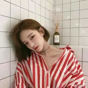 神秘裸女
